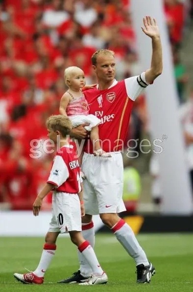 베르캄프 은퇴경기