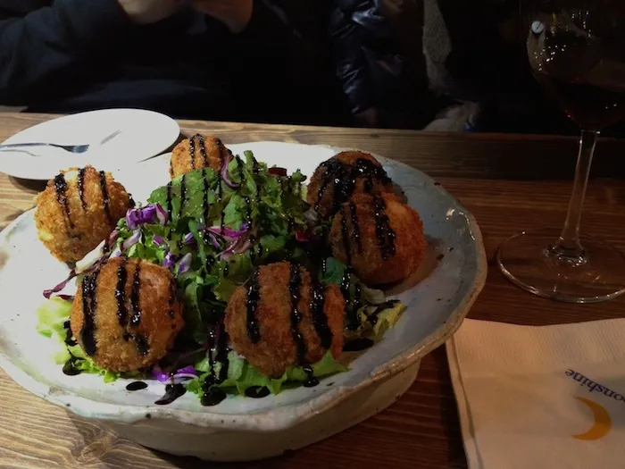 문샤인에서 감자고로케?