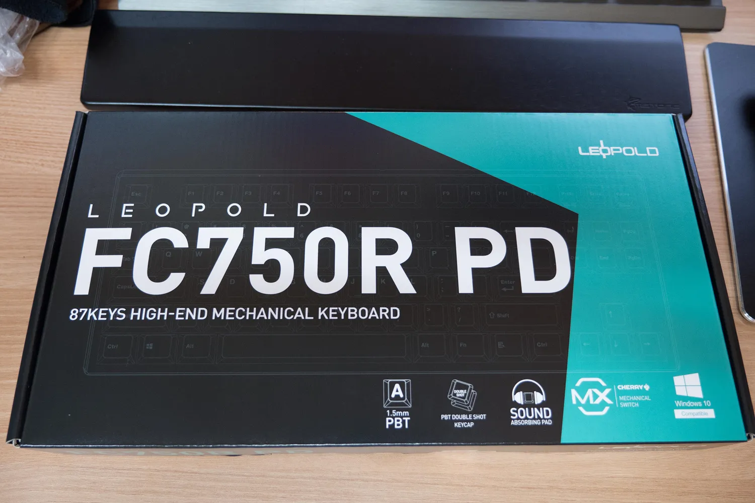 레오폴드 - FC750R PD (이중사출 키캡) 체리 저소음 적축