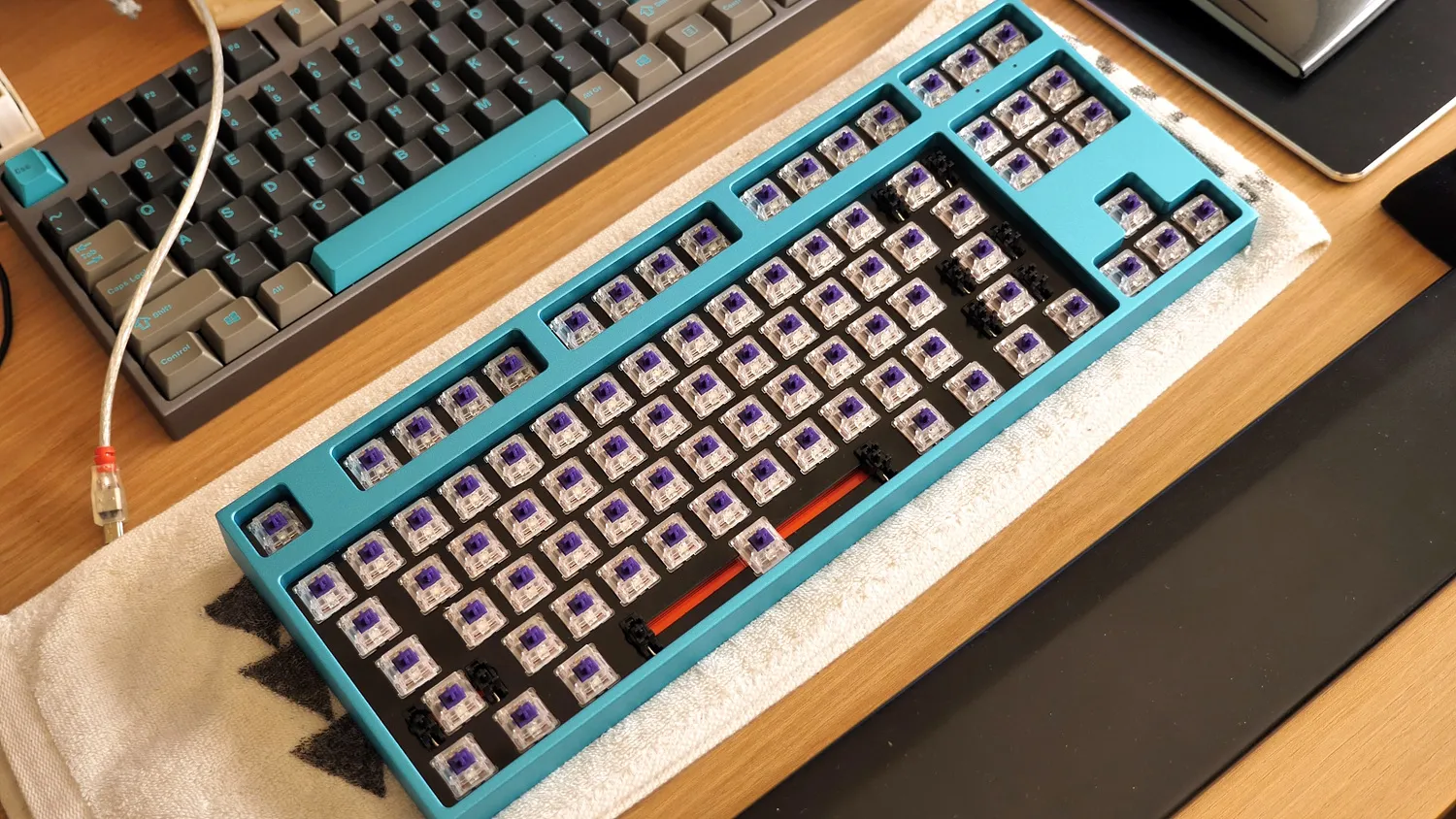 첫 커스텀? 키보드 : 엠스톤 Groove T CNC DIY Kit + Zealio 67g 스위치 조합